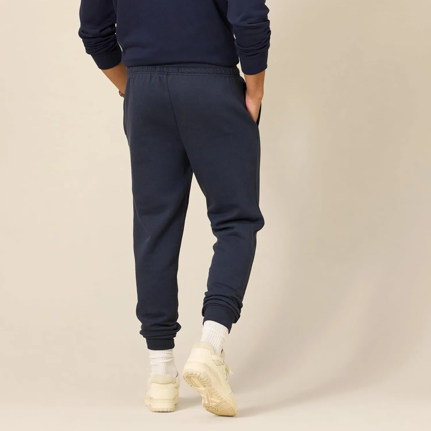 Amazon Essentials Men's Relaxed Joggers Sweatpants, Fleece, Comfortable Fit