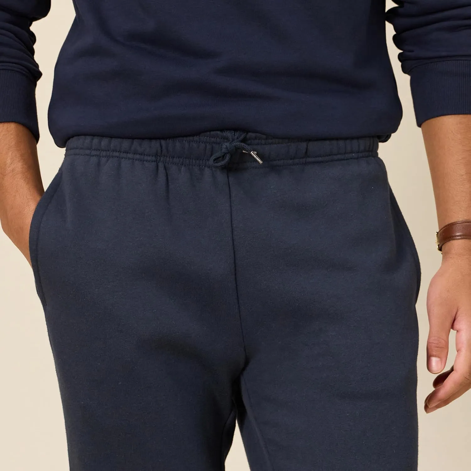 Amazon Essentials Men's Relaxed Joggers Sweatpants, Fleece, Comfortable Fit