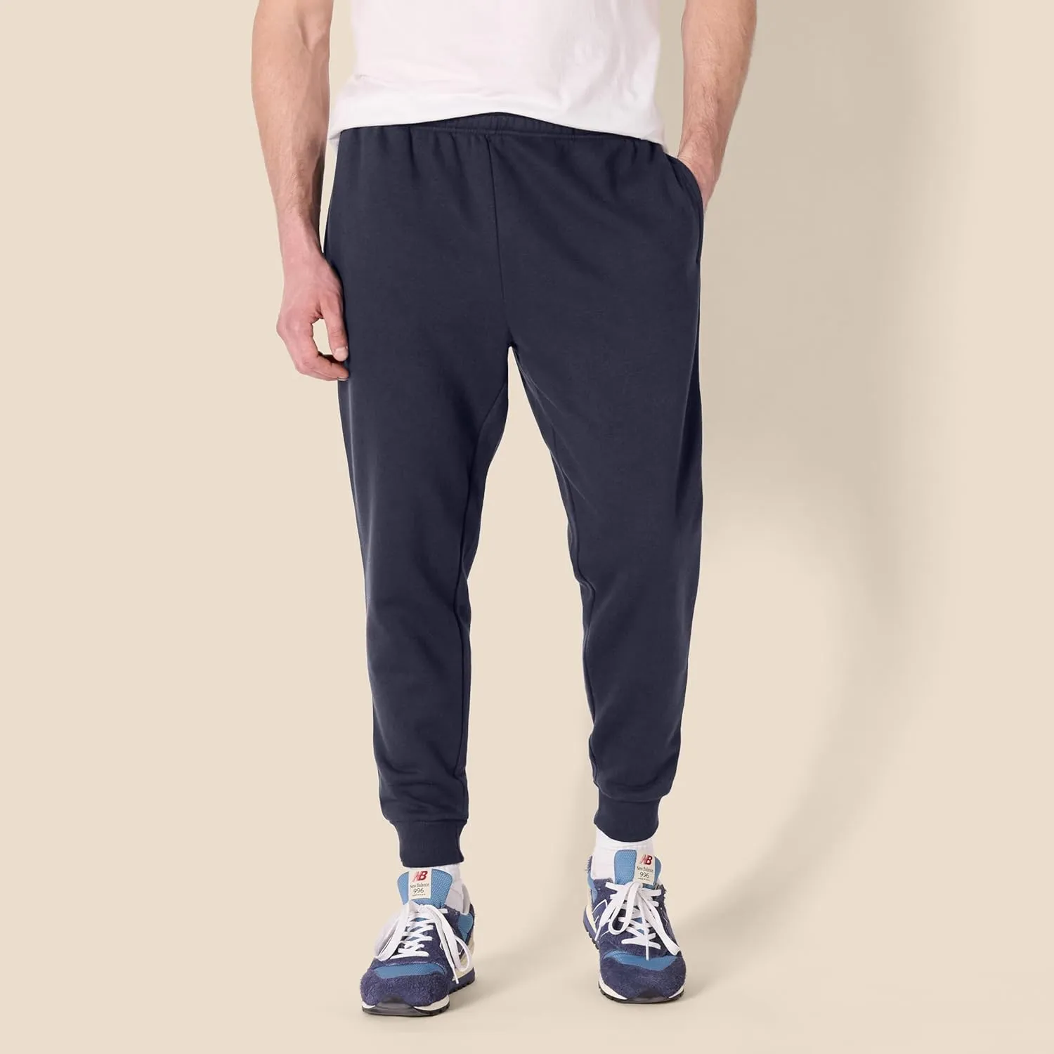 Amazon Essentials Men's Relaxed Joggers Sweatpants, Fleece, Comfortable Fit